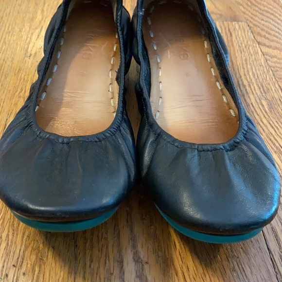 Tieks matte black size 8 GUC. - Picture 3 of 5